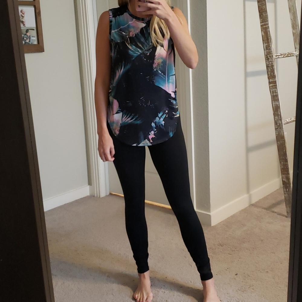 Fabletucs Tropical workout tank